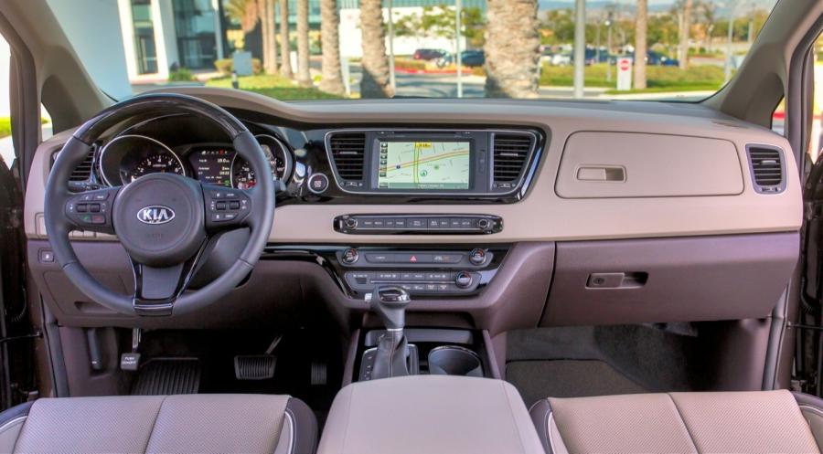  Kia Sedona SXL 2015 года  (фото 22 из 75)
